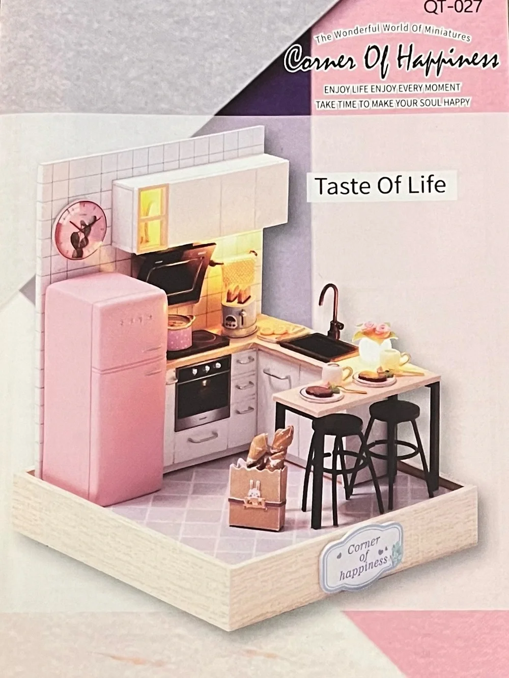 Taste of Life: Corner of Happiness Miniature Kitchen Diorama (NWOT)